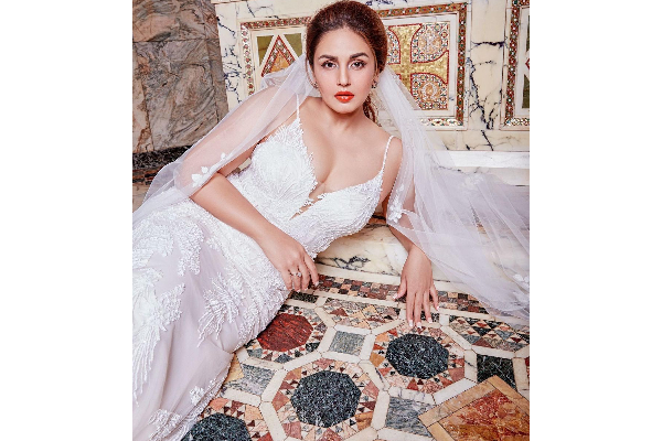 திருமண கோலத்தில் வலிமை பட நடிகை ஹுமா குரேஷி.. புகைப்படத்துடன் இதோ | Valimai Heroine Huma Quresh Latest Photoshoot