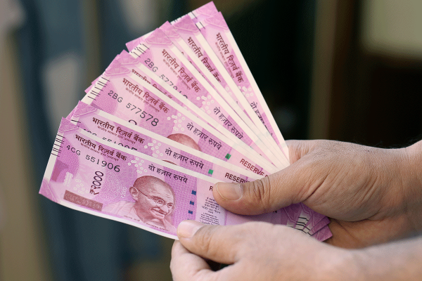 உங்களிடம் 2 ஆயிரம் ரூபாய் நோட்டுக்கள் இருக்கிறதா? கவலை வேண்டாம் - ரிசர்வ் பேங்க் சொன்ன குட் நியூஸ் | Rbi Has Issued An Important Instruction உங்களிடம் 2 ஆயிரம் ரூபாய் நோட்டுக்கள் இருக்கிறதா? கவலை வேண்டாம் - ரிசர்வ் பேங்க் சொன்ன குட் நியூஸ் | Rbi Has Issued An Important Instruction