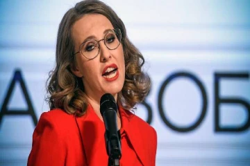 ரஷ்யாவை விட்டு தப்பிச்சென்ற புடினின் வளர்ப்பு மகள்!