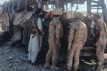 பாகிஸ்தானில் பயங்கரவாத தாக்குதலில் பாதுகாப்பு படையினர் 5 பேர் பலி