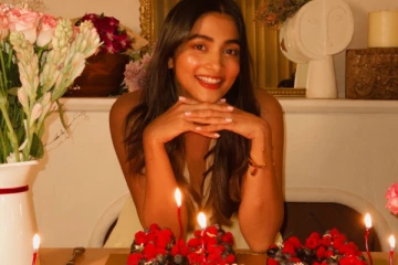 பூஜா ஹெக்டே பிறந்தநாள் எப்படி கொண்டாடி இருக்கிறார் பாருங்க