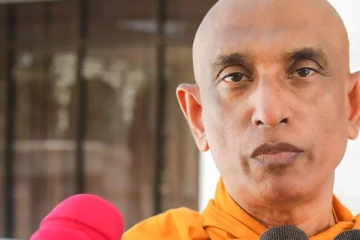 රතන හිමියන් රටින් පිටව යයි..ආයෙත් දේශපාලනයට නෑ..?