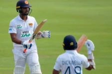 தென் ஆப்பிரிக்காவுடனான டெஸ்ட் போட்டி! முதல் நாளிலேயே 340 ஓட்டங்களை குவித்த இலங்கை அணி.. கை கொடுத்த முன்னணி வீரர்கள்