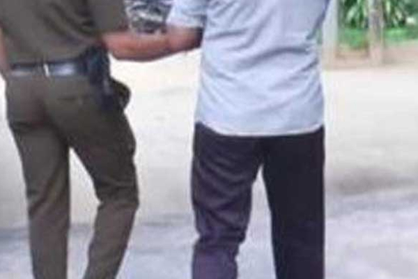 வேலியே பயிரை மேய்ந்த கொடுமை - சிறுமிகள் வன்புணர்வு பெரியப்பா கைது | Grandfather Arrested For Abusing Girls