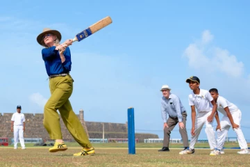 காலியில் கிரிக்கெட் விளையாடிய அவுஸ்திரேலிய ஆளுநர்