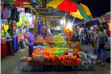 மூடப்படும் பழக்கடைகள்