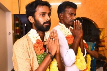 வீடு கட்டிய கையோடு திடீர் ரகசிய திருமணம்!! விஜய் டிவி பிரபலத்தின் மனைவி யார் தெரியுமா