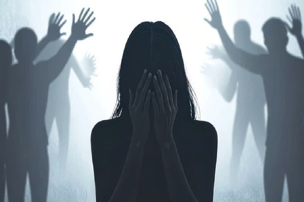 நண்பர்களால் கூட்டாக பாலியல் வன்கொடுமை செய்யப்பட்ட 17 வயது சிறுமி ; விசாரணையில் வெளியான திடுக்கிடும் தகவல்கள் | 17 Year Old Girl Molested Case Investigation