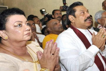 தப்பியோட முயன்ற மகிந்த குடும்பத்திற்கு இப்படி ஒரு சோதனை!