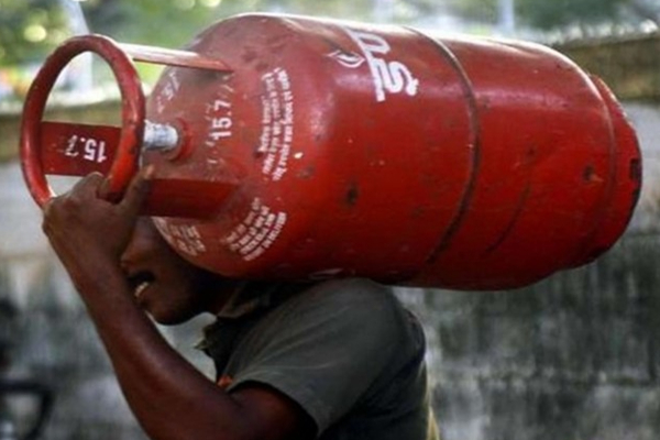 சிலிண்டர் விலை அதிரடி உயர்வு - அதிர்ச்சியில் மக்கள்! | Lpg Cylinders For Commercial Use Price Hike
