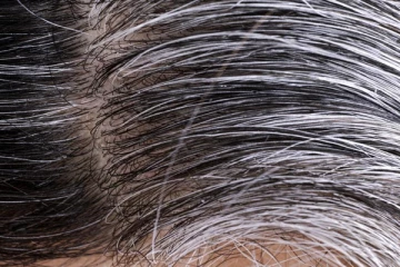 நரை முடியை மீண்டும் கருகருன்னு மாத்தனுமா? இதோ சில அற்புத வழிகள்