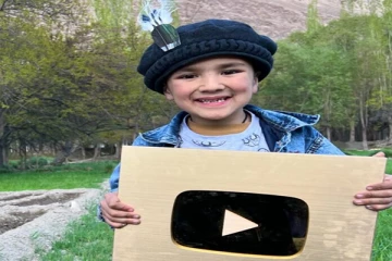 தந்தை சொல்லுக்காக வ்லோக்குக்கு விடை கொடுத்த பாகிஸ்தானின் இளவயது யூடியூபர்