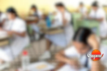 ප්‍රශ්න පත්‍රේ දෙන්න විනාඩි පහළොවක් තියලා උසස් පෙළ සිසුවියක් තෙමහල් ගොඩනැගිල්ලෙන් බිමට පැනලා