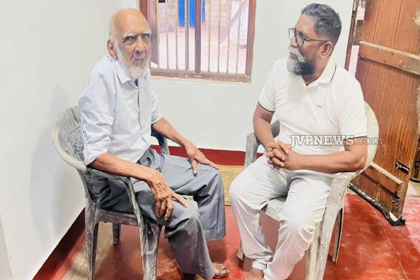 ஜனாதிபதி ரணில் விக்கிரமசிங்கவின் ஆசானை சந்தித்த நபர்! | Person Met Ranil Wickremesinghe S Teacher