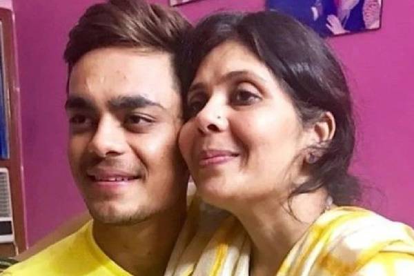 இஷான் கிஷன் கேர்ள்பிரண்ட் விவகாரம்..தாத்தாவுக்கு வயசாகிடுச்சு!! அம்மா கொடுத்த ரியாக்ஷன்.. | Ishan Kishan Mother Denies Claims About Girlfriend