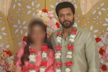 மனைவியுடன் விவாகரத்து பிரச்சனை!! பிரபல நடிகையுடன் திருமண கோலத்தில் ஜெயம் ரவி..