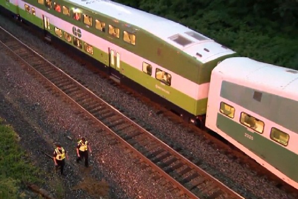 கனடாவில் ரயிலில் மோதுண்டவருக்கு ஏற்பட்ட நிலை | One Person Dead In Go Train Incident