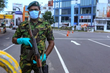 கடுமையில்லாத பயண கட்டுப்பாடு - தனிமைப்படுத்தல் ஊரடங்கை நீடிக்க கோரிக்கை