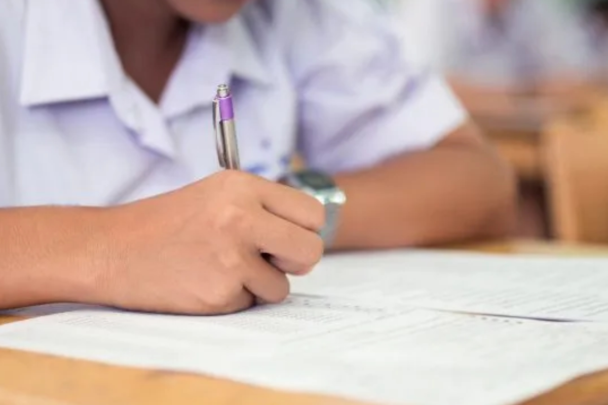 மாணவர்களுக்கு சார்பாக நீதிமன்றம் வழங்கிய அதிரடி தீர்ப்பு | Ca Rules Students Have Right To Access Papers