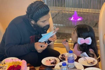 யாரும் கொண்டாடாத உயரத்தில் தனது மகளின் பிறந்தநாளை கொண்டாடிய அல்லு அர்ஜுன்- பிரம்மாண்ட புகைப்படங்கள்