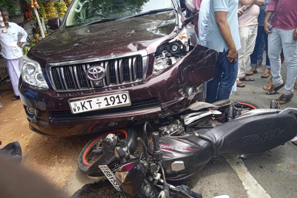 மட்டக்களப்பில் கோர விபத்து- ஸ்தலத்தில் பலியான அரச உத்தியோகத்தர்! | Sri Lanka Batticalo Accident Death