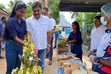 பொசன் தினத்தை முன்னிட்டு நாடளாவிய ரீதியில் அன்னதானம் வழங்கி வைப்பு