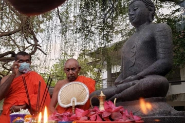 தமிழ் மக்கள் செறிவாக வாழும் பகுதியில் அமைக்கப்பட்ட புத்தர் சிலை (PHOTOS)