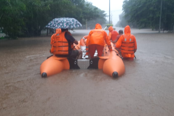 மகாராஷ்டிராவில் பெய்து வரும் கனமழைக்கு உயிரிழந்தோரின் எண்ணிக்கை 136 ஆக அதிகரிப்பு! | Heavy Rain Death Maharastra