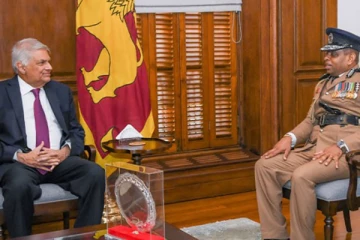 மரியாதை நிமிர்த்தமாக ஜனாதிபதியைச் சந்தித்த பொலிஸ் மா அதிபர்