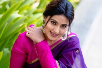 எவ்வளவு தைரியம் இருந்தால் இப்படி கேட்பீங்க? தொகுப்பாளரிடம் சினேகா ஆவேசம்