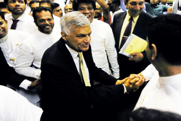 ரணிலின் அமைச்சரவையில் மேலும் சிலர் இன்று பதவியேற்பு! - ஐபிசி தமிழ்