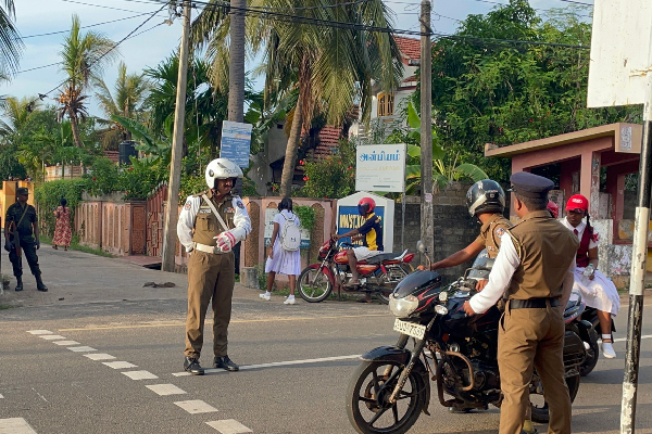 மன்னார் பாடசாலைகளில் குவிந்த விசேட இரானுவ பாதுகாப்பு! | Special Iranian Security In Mannar Schools
