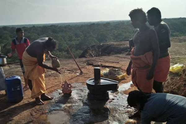 வெடுக்குநாறி ஆதி சிவன் ஆலயம் தொடர்பில் மீண்டும் பொலிஸார் கெடுபிடி! | Vedukunari Adi Shiva Temple Police Again