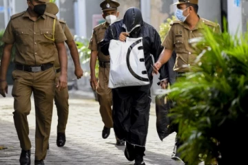 திடீர் சுற்றிவளைப்பில் சிக்கிய பெண் உட்பட 13 இளைஞர்கள் ; தீவிரமாகும் விசாரணை