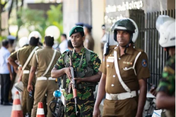 சுற்றிவளைப்பின் போது கைதான இடைத்தரகர் ; விசாரணையில் வெளியான தகவல்