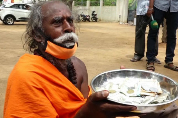 நெருக்கடிக்குள் சிக்கி தவிக்கும் இலங்கையை காப்பாற்ற இந்திய யாசகர் செய்த நெகிழ்ச்சி செயல் | Sri Lanka In Crisis Indian Beggar S Demand