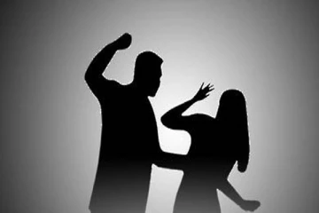 குடும்பத்தில் நடந்த கொடுமை ; வயோதிப தாயை கொடூரமாக தாக்கிய மகன்