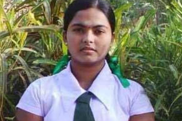 யாழ் புங்குடுதீவு மாணவி வித்தியா படுகொலை: பாதுகாப்புடன் வெளியே வந்த குற்றவாளி! | Punkudutivu Student Vithiya Murder Criminal Out
