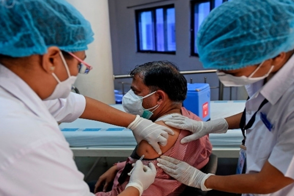 கொரோனா தடுப்பூசிக்கு தட்டுப்பாடு - சிக்கலை தீர்க்க பிரதமருக்கு ராகுல் காந்தி சொன்னது என்ன? | Shortage Corona Vaccine Rahul Gandhi Modi Problem