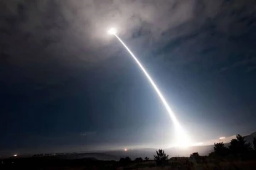 ரஷியா - உக்ரைன் போர்; ஏவுகணை சோதனையை தாமதப்படுத்தும் அமெரிக்கா