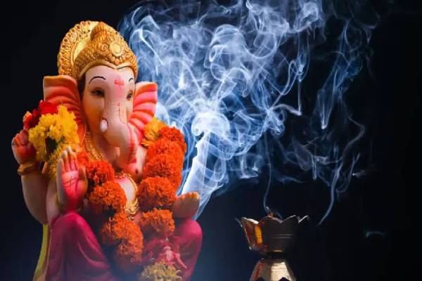 விநாயகர் சதுர்த்தியில் இவரை பார்க்காதீங்க..