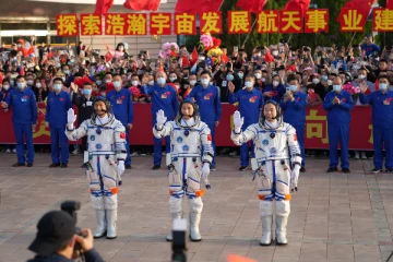 நிலாவுக்கு மனிதர்களை அனுப்பும் சீனா - எப்போது தெரியுமா?