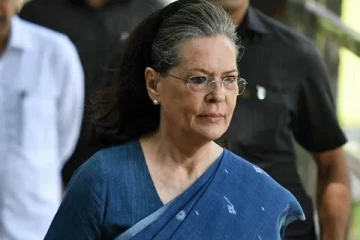 சோனியா காந்தி திடீரென மருத்துவமனையில் அனுமதி!