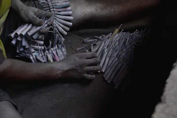 இலங்கையில் பண்டிகை வெடிபொருட்களுக்கு அதிக கிராக்கி | High Demand For Fireworks In Sri Lanka