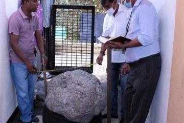 இலங்கையில் கண்டுபிடிக்கப்பட்ட  இரத்தினக்கல் குவியல்;  இவ்வளவு பெறுமதியா!