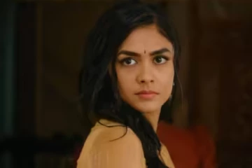 சீதா ராமம் பட நடிகையின் முழு குடும்பத்தையும் பார்த்துள்ளீர்களா.. இதோ பாருங்க