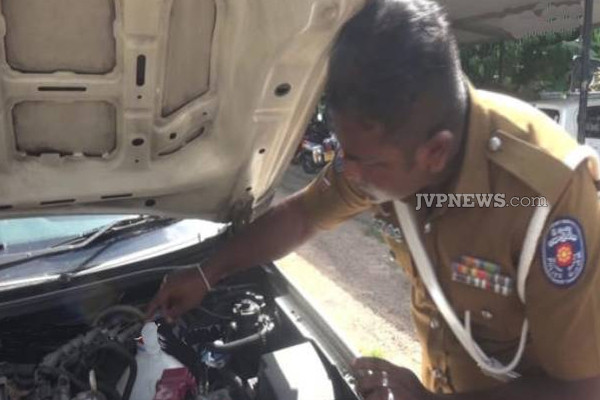 இலங்கையில் எரிபொருளை பெற இடம்பெறும் திருட்டு வேலைகள் அம்பலம்! | The Theft Of Fuel In Sri Lanka Exposed