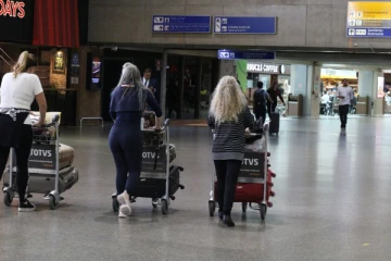 ஏப்ரல் 10 முதல் பிரேசில் செல்லும் கனடியர்கள் வீசா அவசியம்!