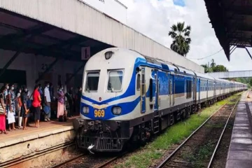 கண்டிக்கு 4 விசேட ரயில் சேவைகள்! வெளியான அறிவிப்பு