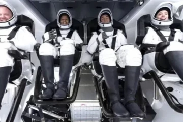 விண்வெளிக்கு சுற்றுலா - மனித குல வரலாற்றில் புதிய சாதனை